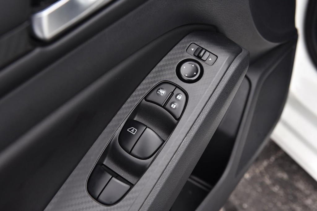 Nissan Altima Vehicle Image 08