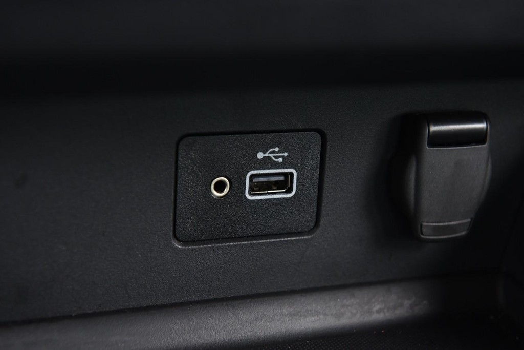 Nissan Altima Vehicle Image 14