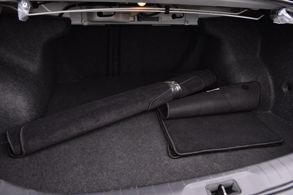 Nissan Altima Vehicle Image 20