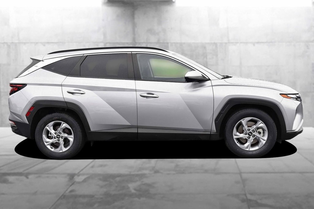 Hyundai Tucson Vehicle Image 05