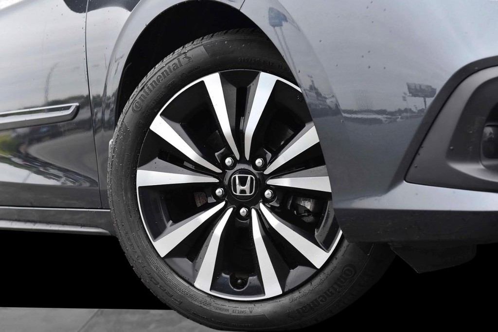 Honda Civic Hatchback Vehicle Image 03