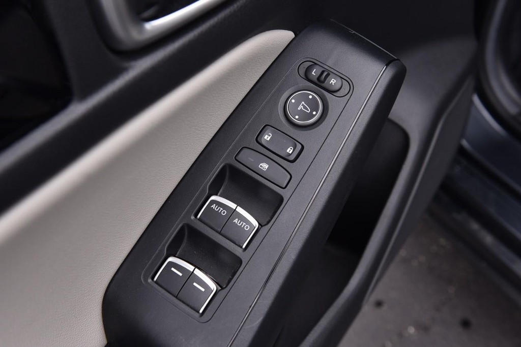 Honda Civic Hatchback Vehicle Image 08