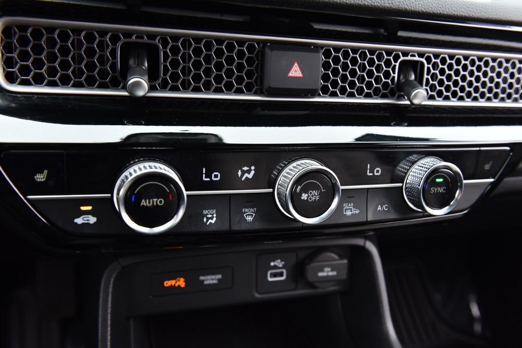 Honda Civic Hatchback Vehicle Image 15