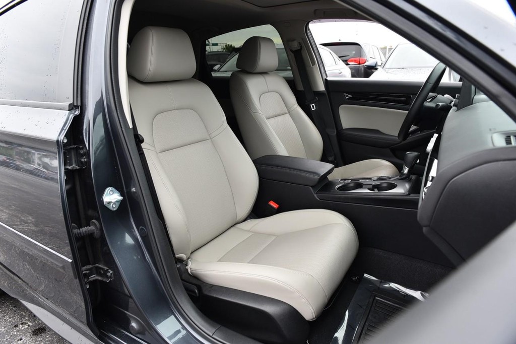 Honda Civic Hatchback Vehicle Image 21