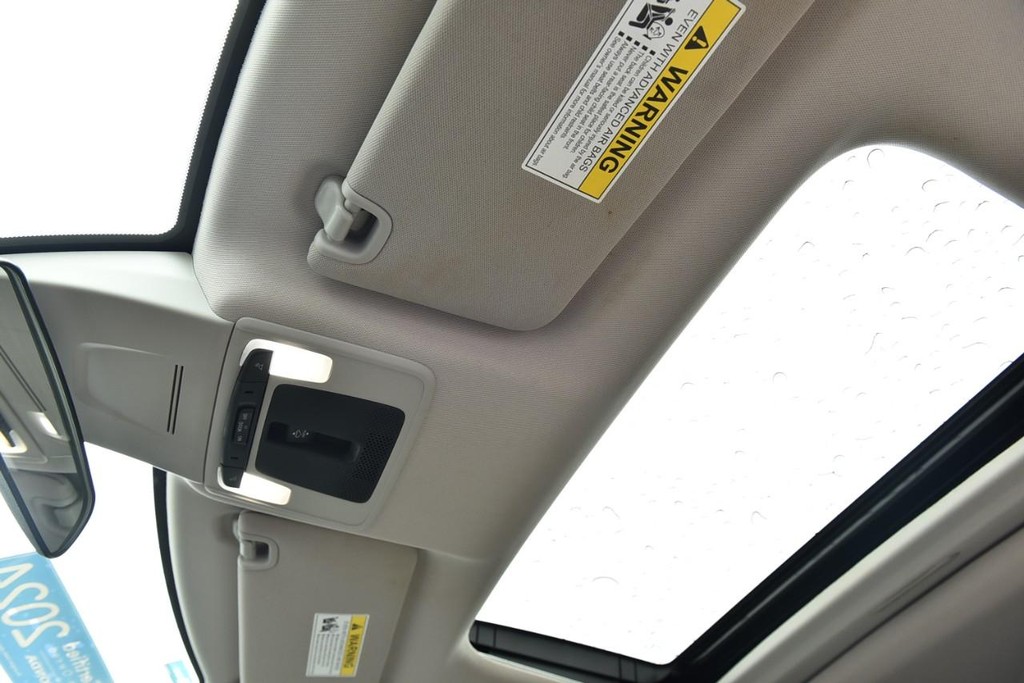 Honda Civic Hatchback Vehicle Image 22