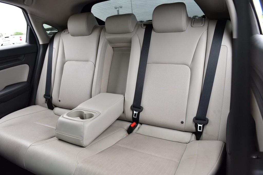 Honda Civic Hatchback Vehicle Image 23