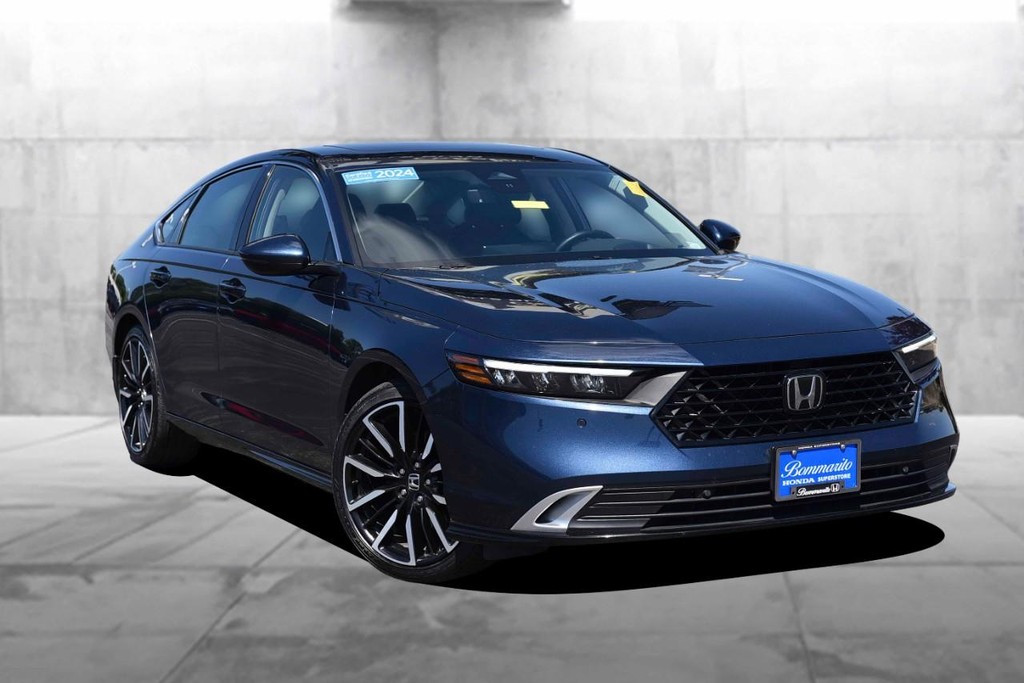 Honda Accord Hybrid Vehicle Image 02