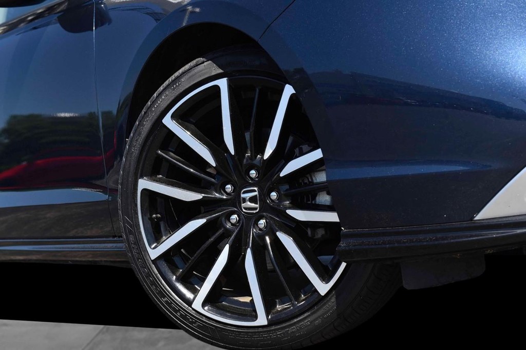 Honda Accord Hybrid Vehicle Image 03