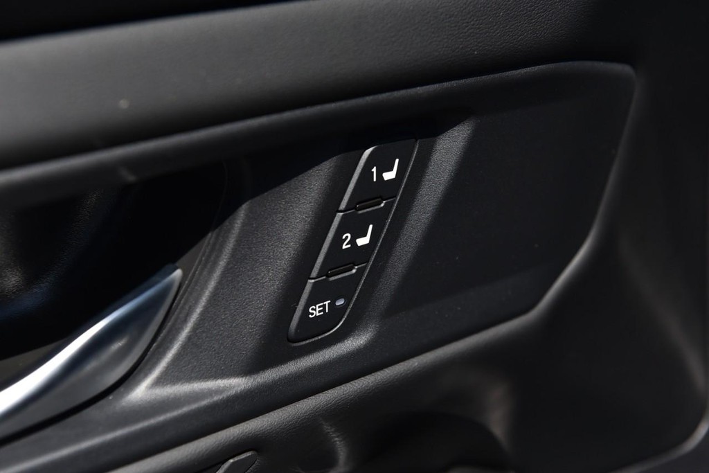 Honda Accord Hybrid Vehicle Image 09