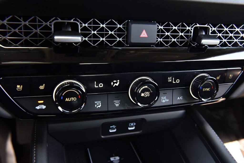 Honda Accord Hybrid Vehicle Image 15