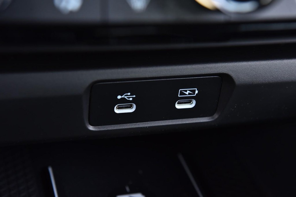 Honda Accord Hybrid Vehicle Image 16