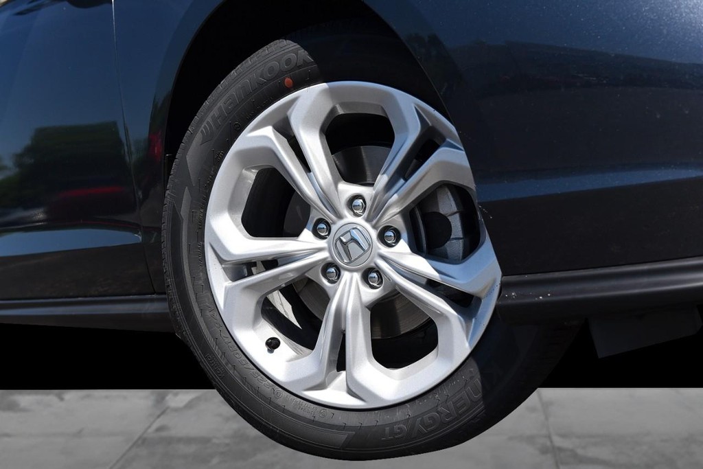Honda Accord Sedan Vehicle Image 03