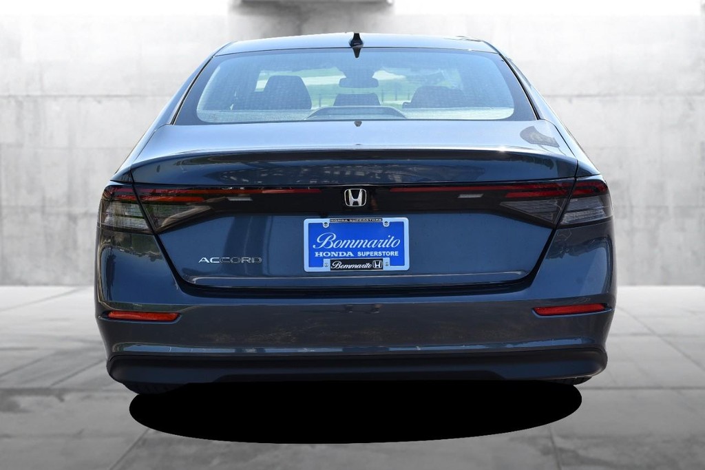 Honda Accord Sedan Vehicle Image 06