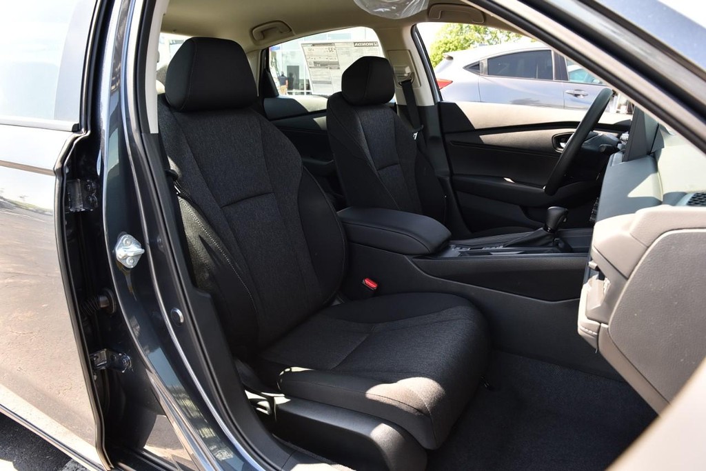 Honda Accord Sedan Vehicle Image 20