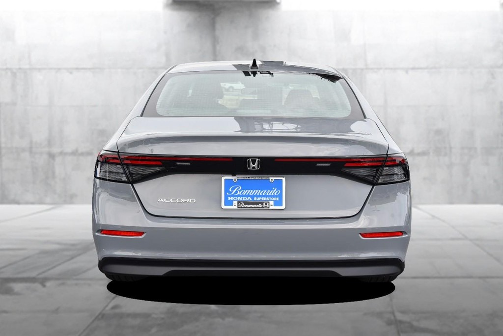 Honda Accord Sedan Vehicle Image 06