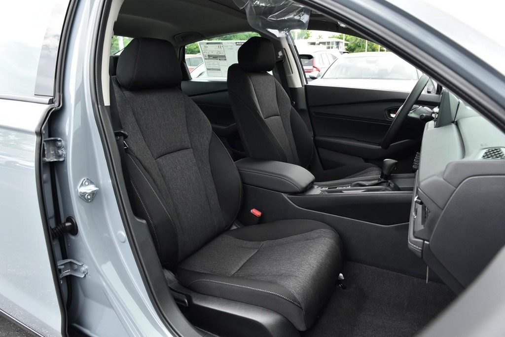 Honda Accord Sedan Vehicle Image 20