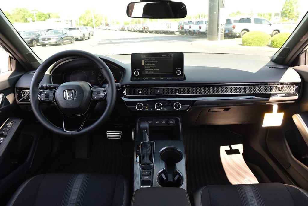 Honda Civic Hatchback Vehicle Image 07