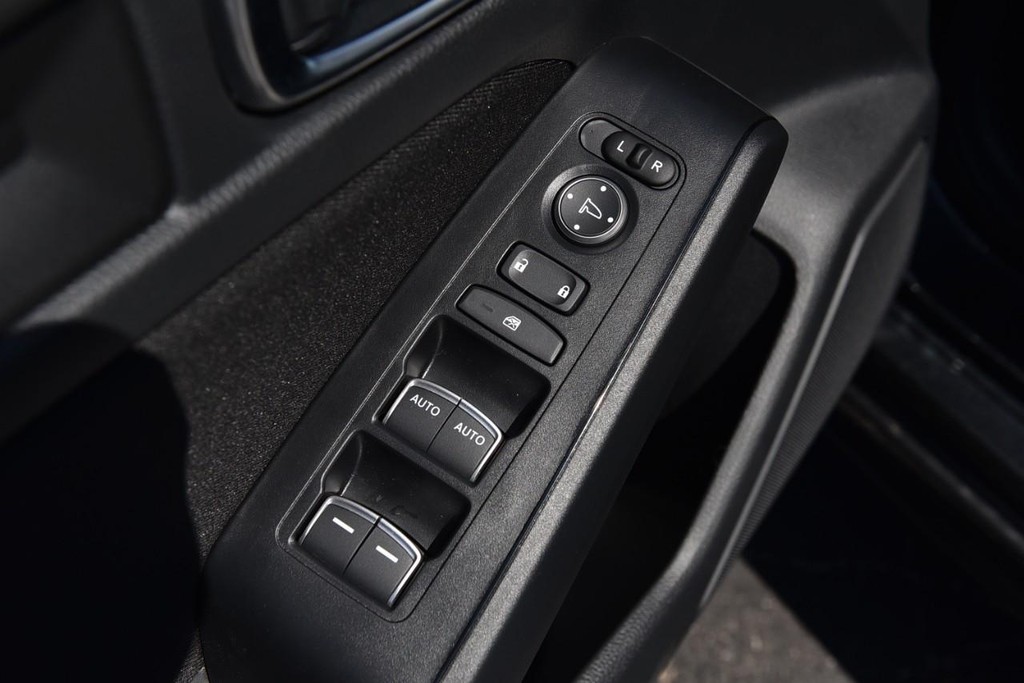 Honda Civic Hatchback Vehicle Image 08
