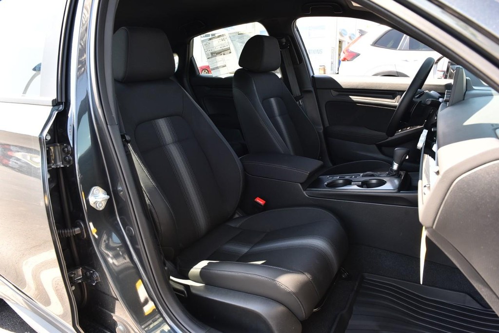 Honda Civic Hatchback Vehicle Image 21