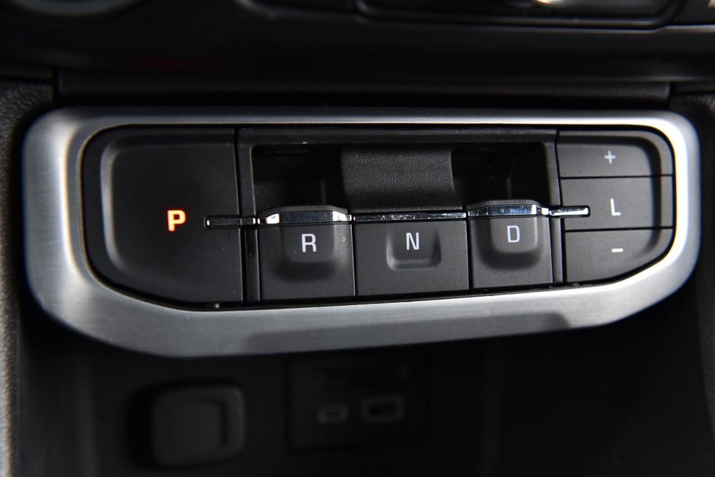 GMC Acadia Vehicle Image 18