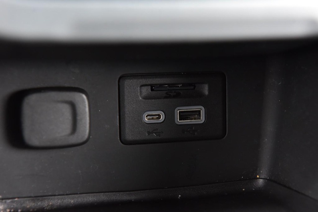 GMC Acadia Vehicle Image 19