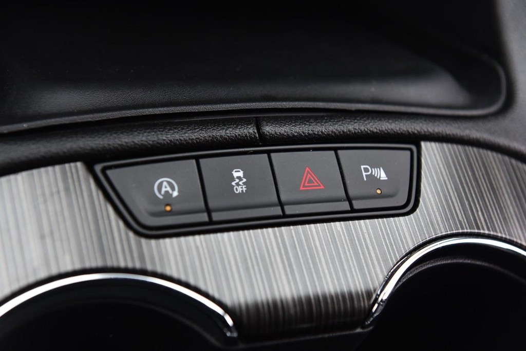 GMC Acadia Vehicle Image 20