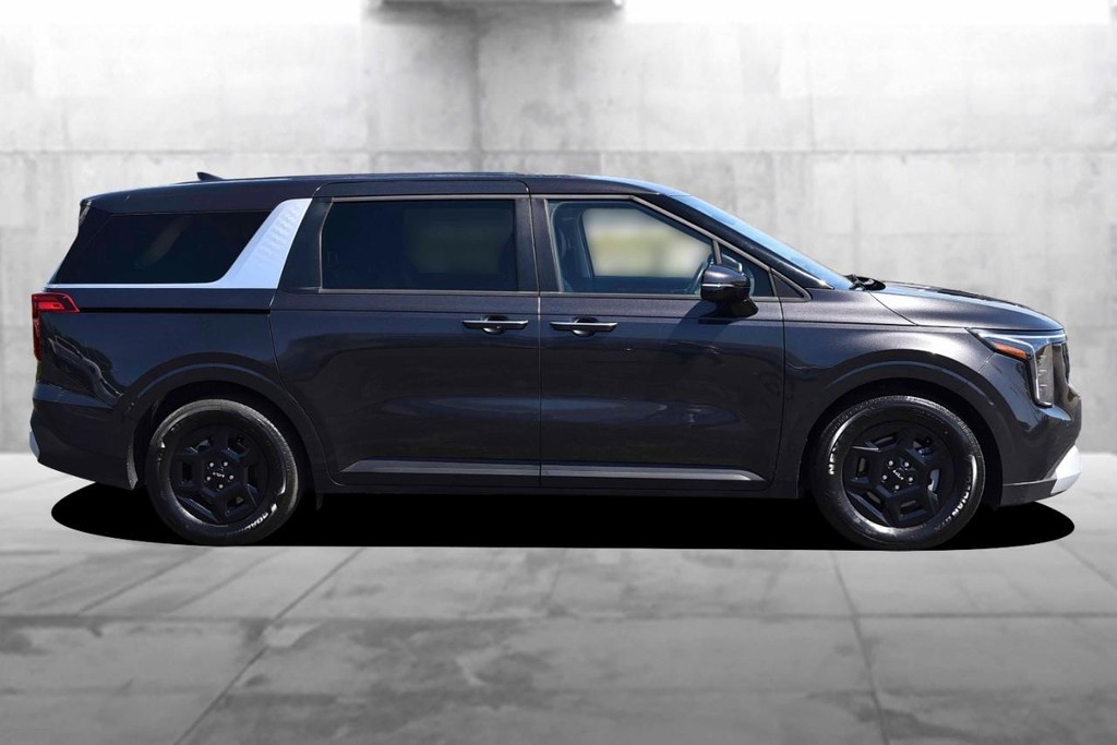 Kia Carnival Vehicle Image 05