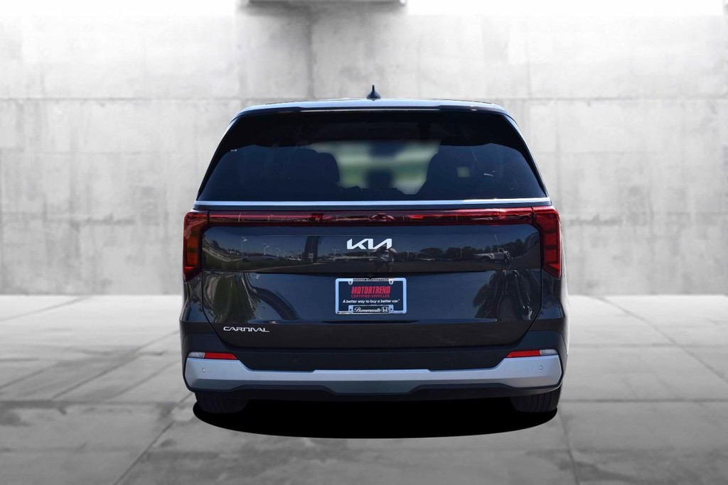 Kia Carnival Vehicle Image 06