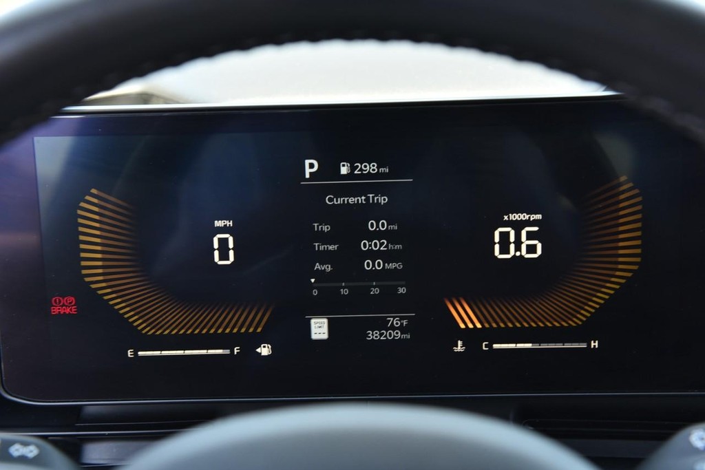 Kia Carnival Vehicle Image 11