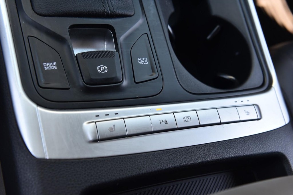 Kia Carnival Vehicle Image 17