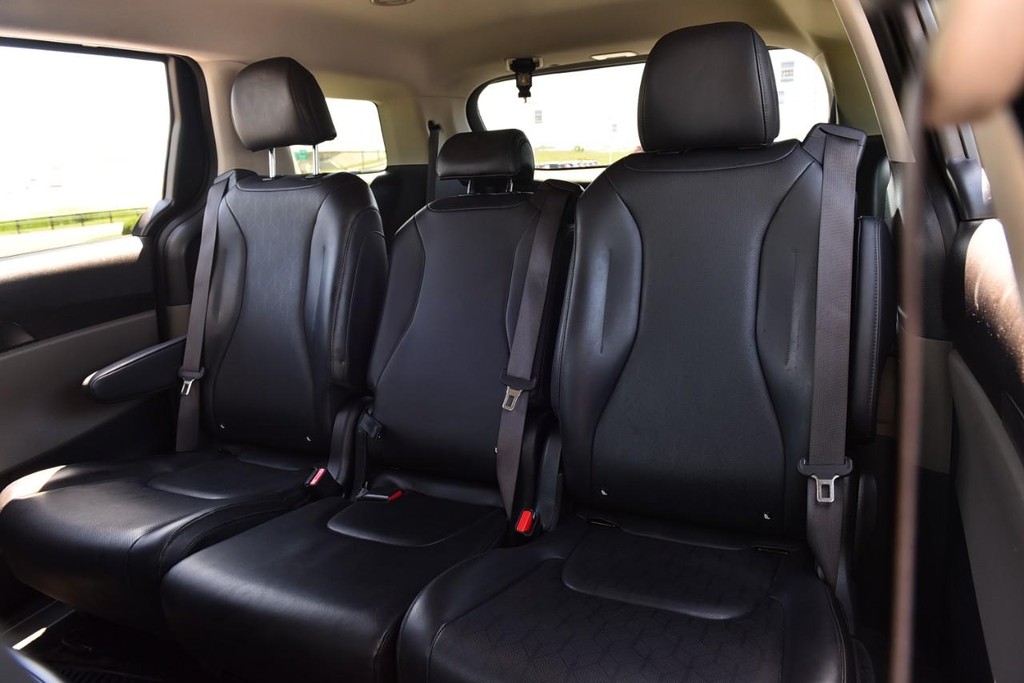 Kia Carnival Vehicle Image 21