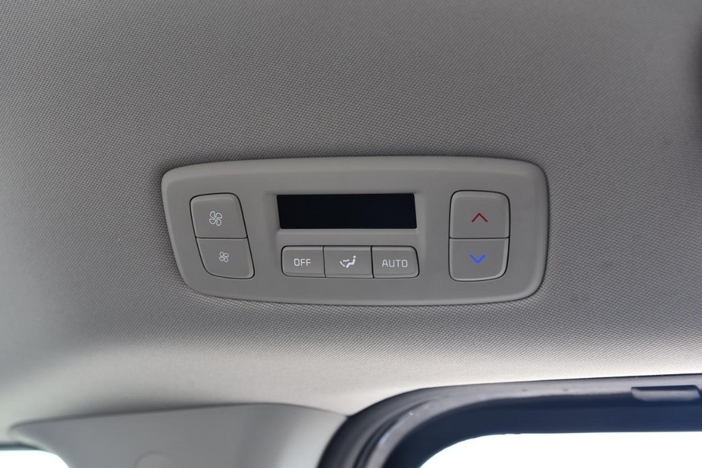 Kia Carnival Vehicle Image 22