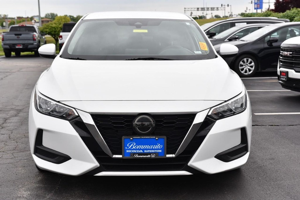 Nissan Sentra Vehicle Image 04