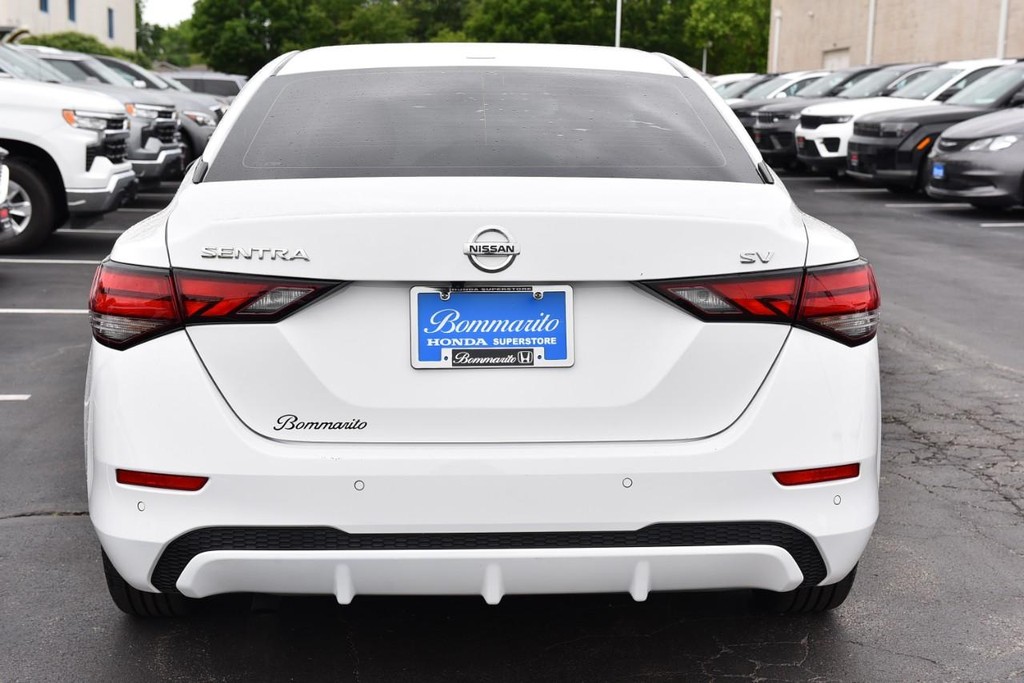Nissan Sentra Vehicle Image 06