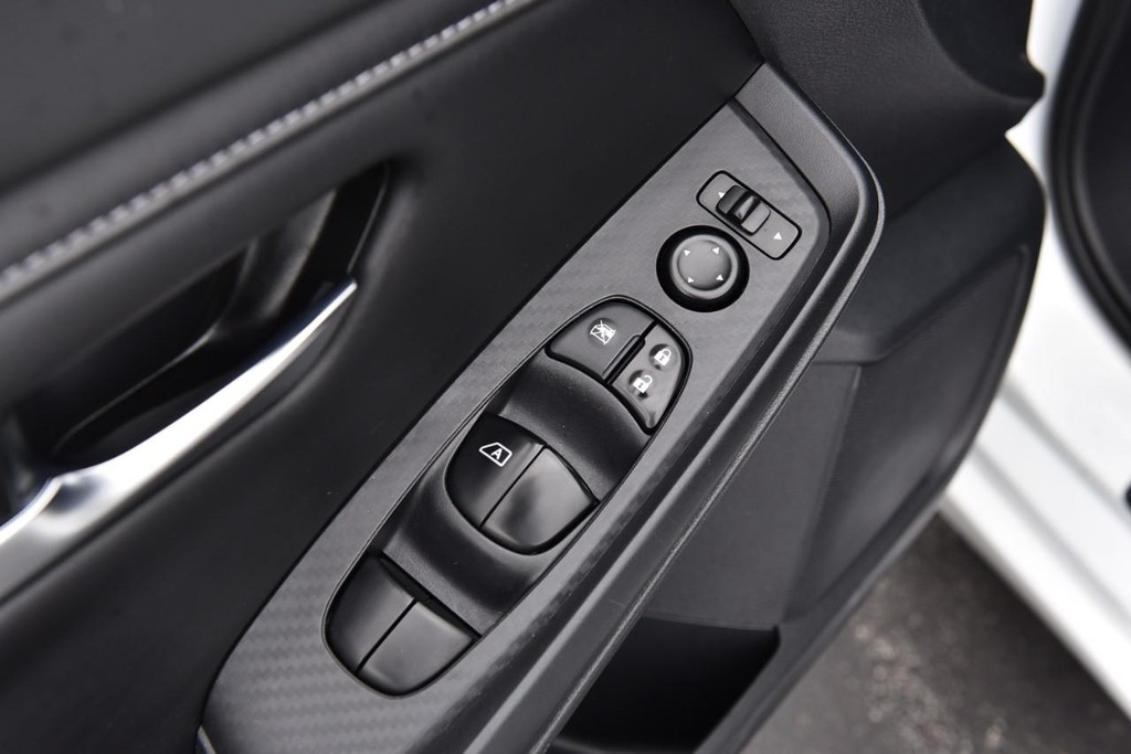 Nissan Sentra Vehicle Image 08
