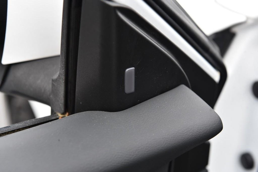 Nissan Sentra Vehicle Image 09
