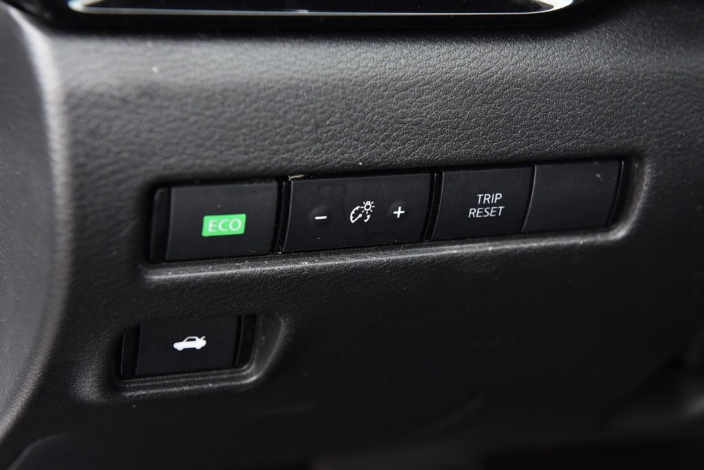 Nissan Sentra Vehicle Image 10