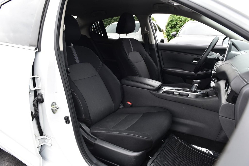Nissan Sentra Vehicle Image 19
