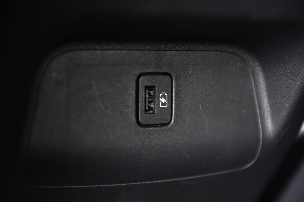 Nissan Sentra Vehicle Image 21