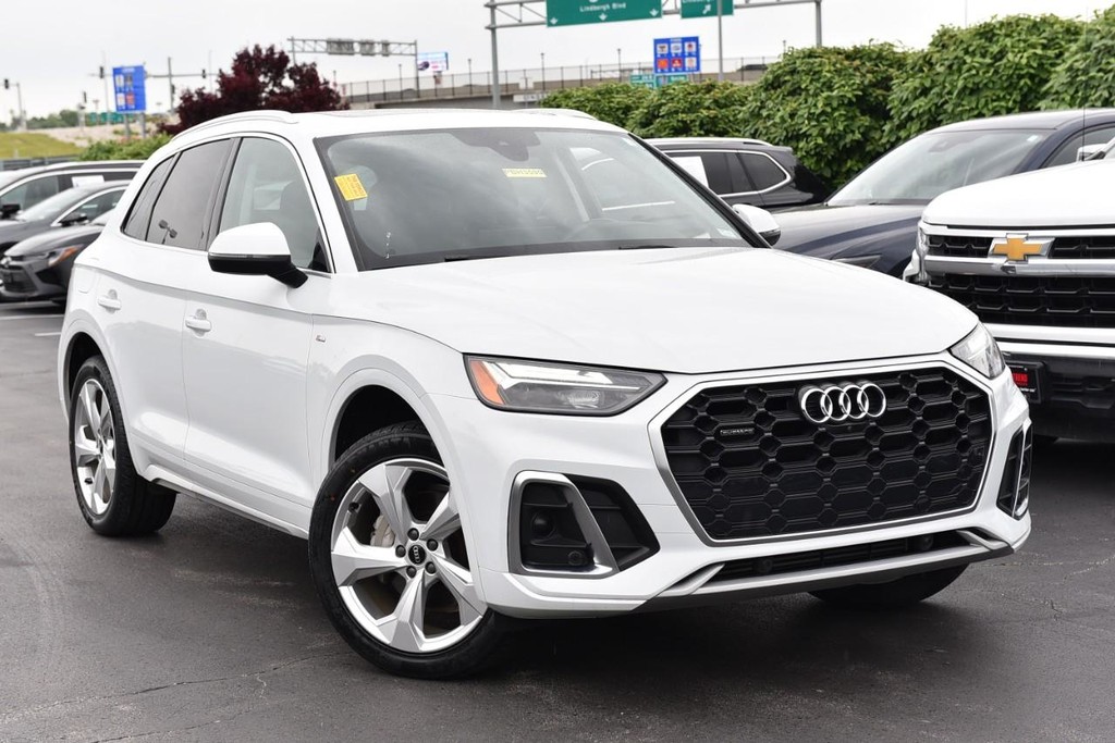 Audi Q5 Vehicle Full-screen Gallery Image 02