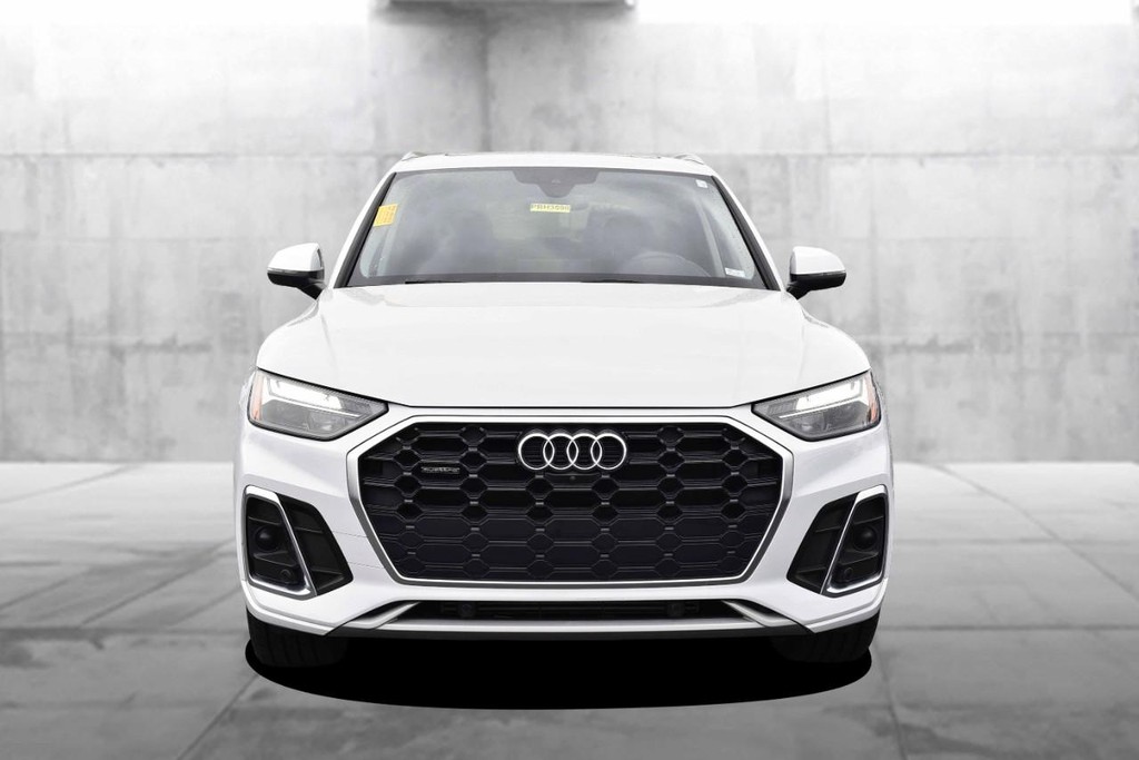Audi Q5 Vehicle Full-screen Gallery Image 04