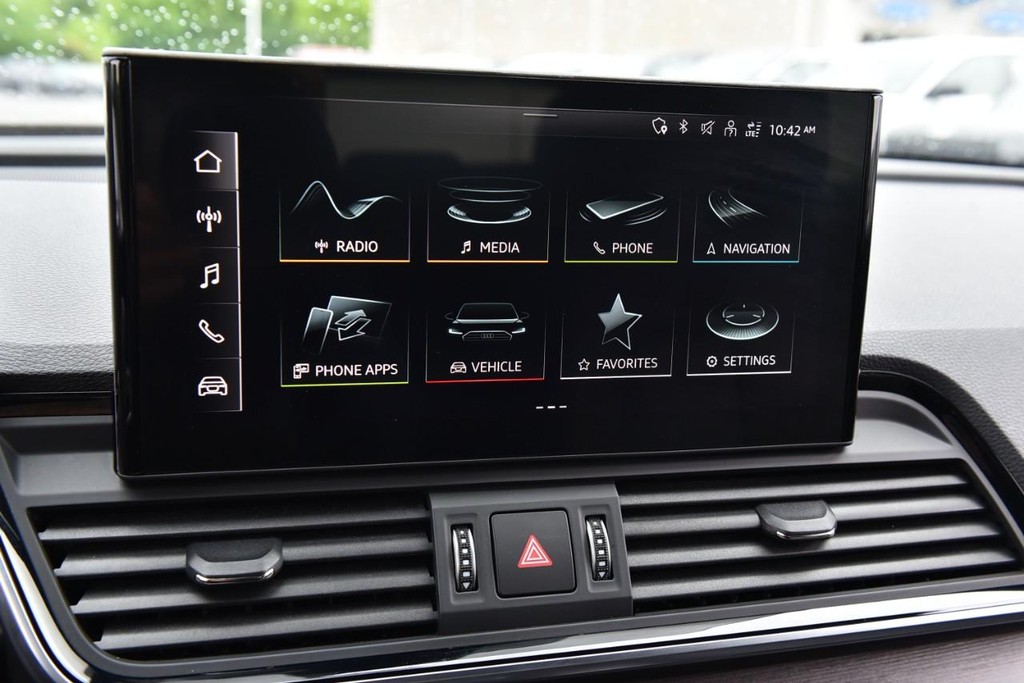 Audi Q5 Vehicle Full-screen Gallery Image 15