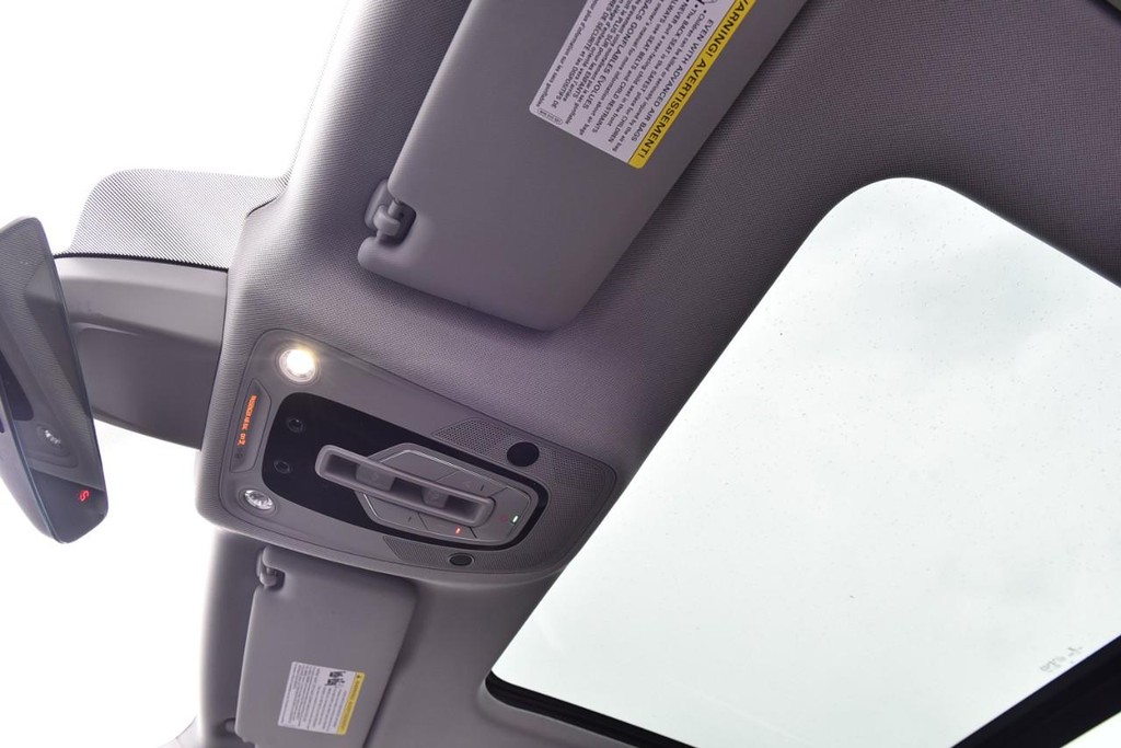 Audi Q5 Vehicle Full-screen Gallery Image 22