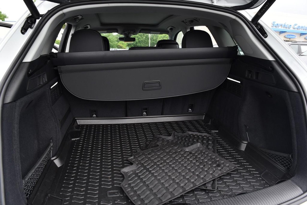 Audi Q5 Vehicle Full-screen Gallery Image 26