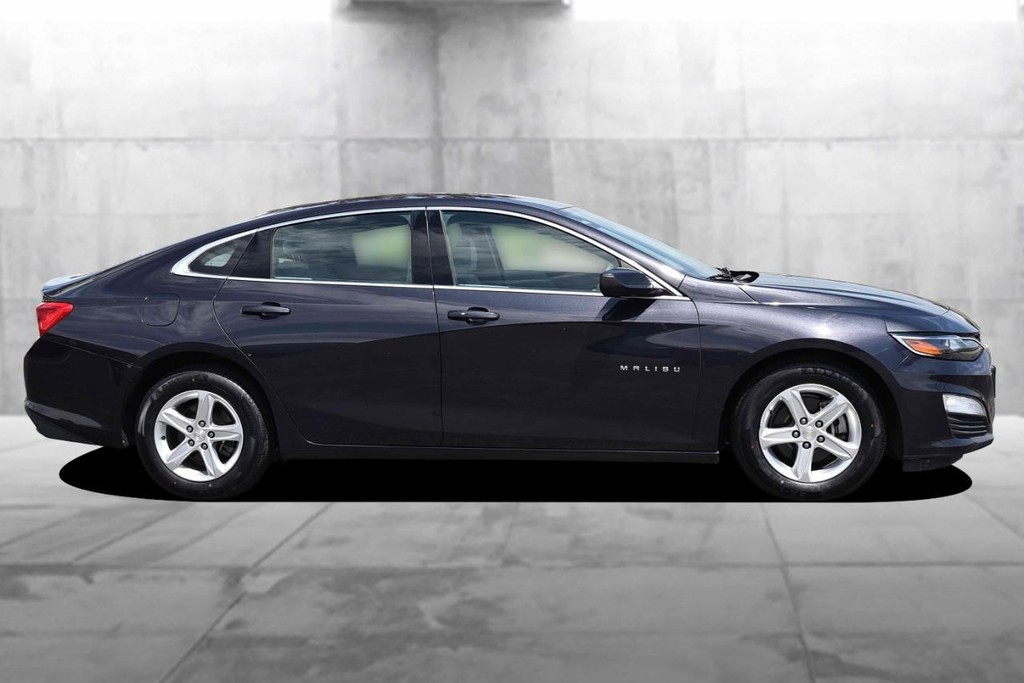 Chevrolet Malibu Vehicle Image 05