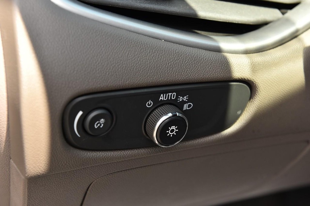 Chevrolet Malibu Vehicle Image 10