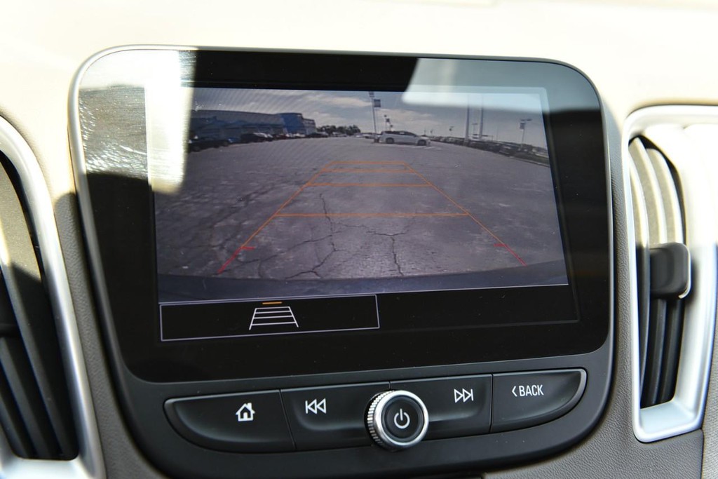Chevrolet Malibu Vehicle Image 12