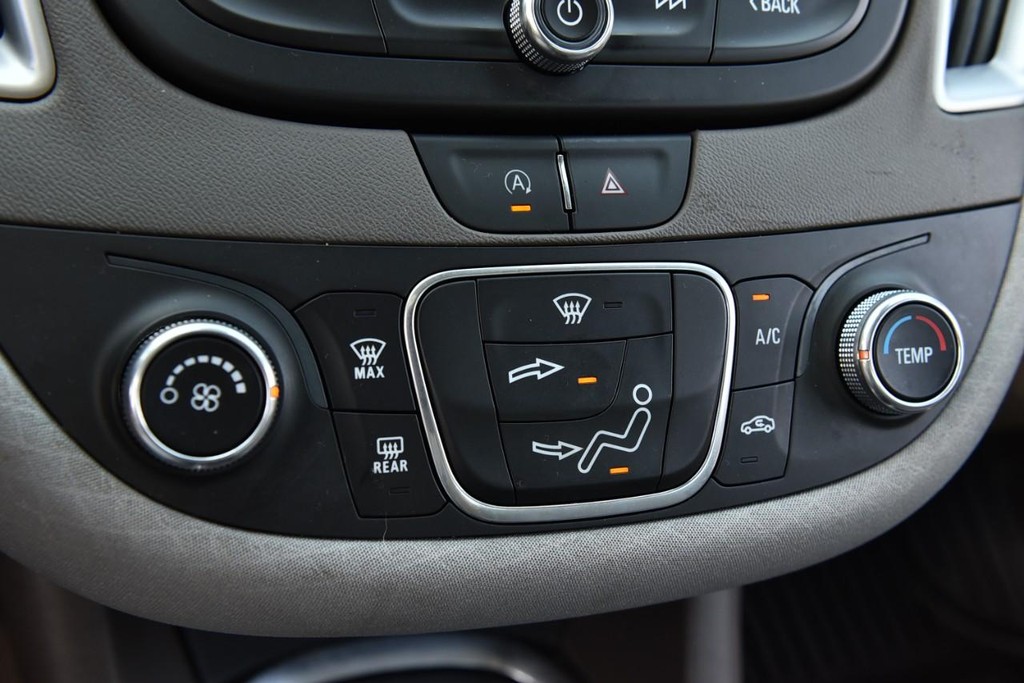 Chevrolet Malibu Vehicle Image 14