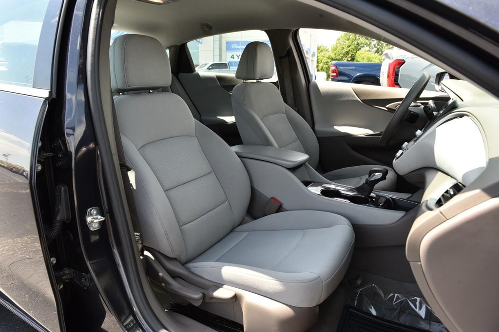 Chevrolet Malibu Vehicle Image 19