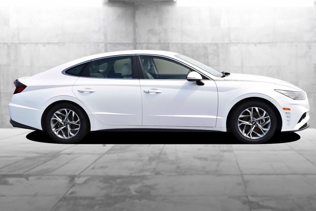 Hyundai Sonata Vehicle Image 05
